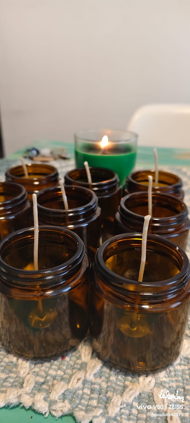 Customer photo review of Pote frasco velas vidrio ámbar 100 ml tapa dorada