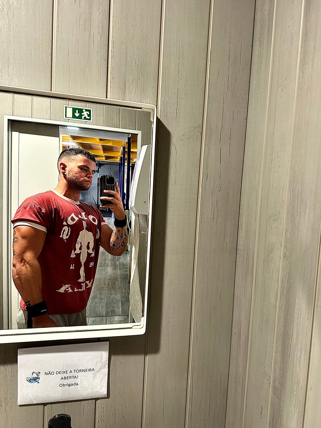 Customer photo review of 4009 - Golds Gym Ringer Tees