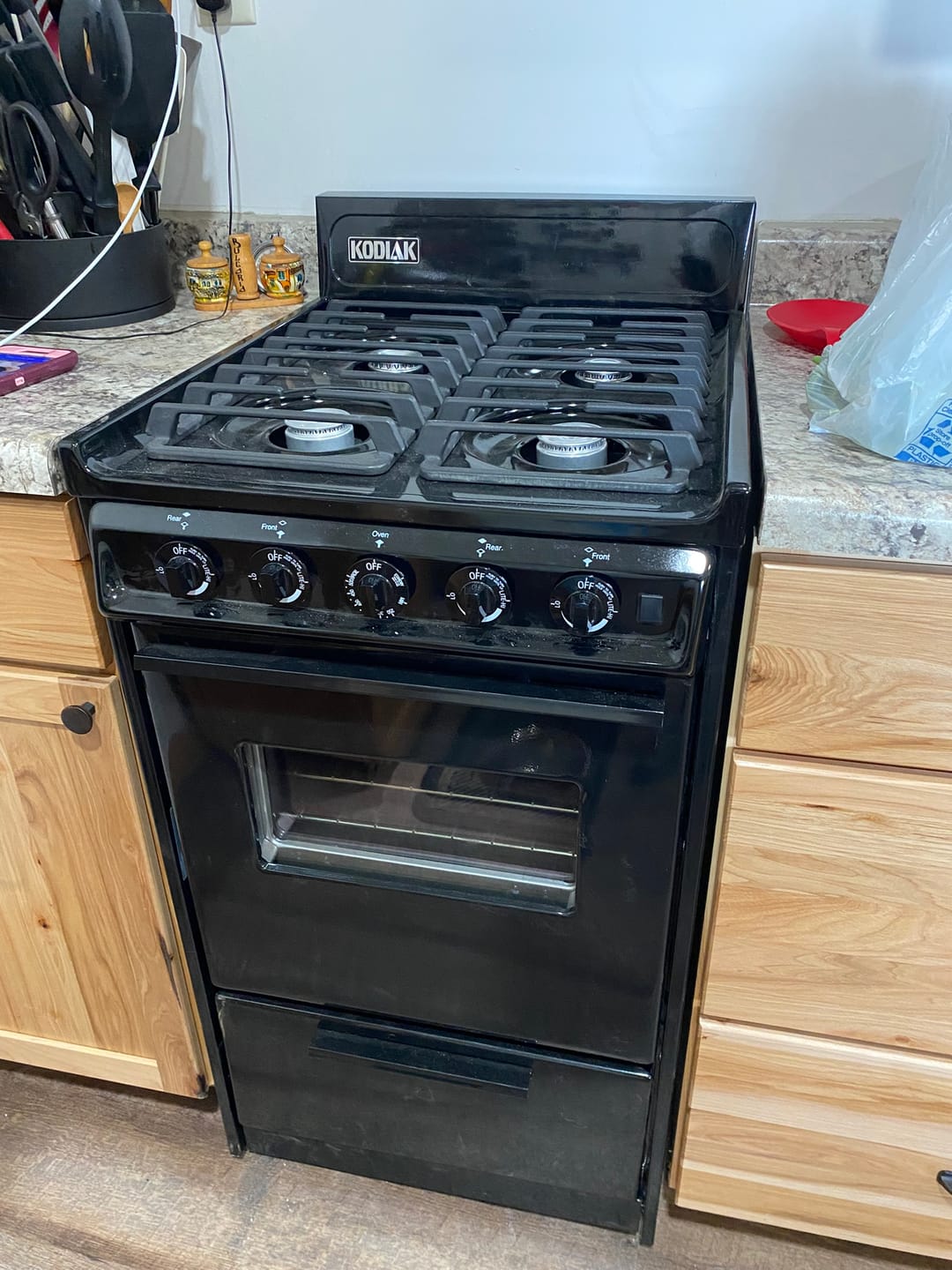 Customer photo review of Kodiak 20" Propane Range (Black) - Battery Ignition with Cast Iron Grates