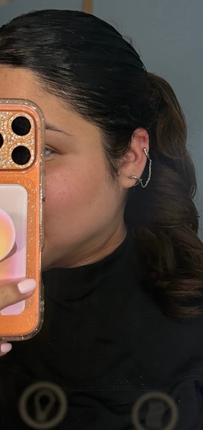 Customer photo review of Ear Cuff c/ Extension Plata