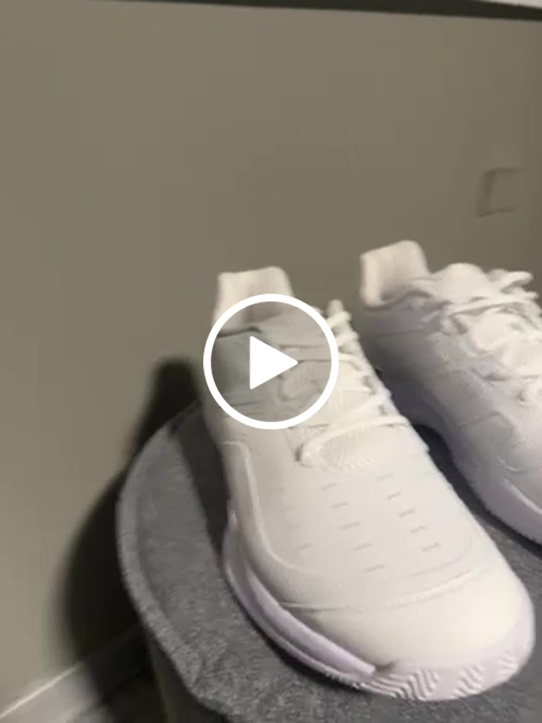 Customer video review of Zapatilla Nox AT10 Pro White/Grey