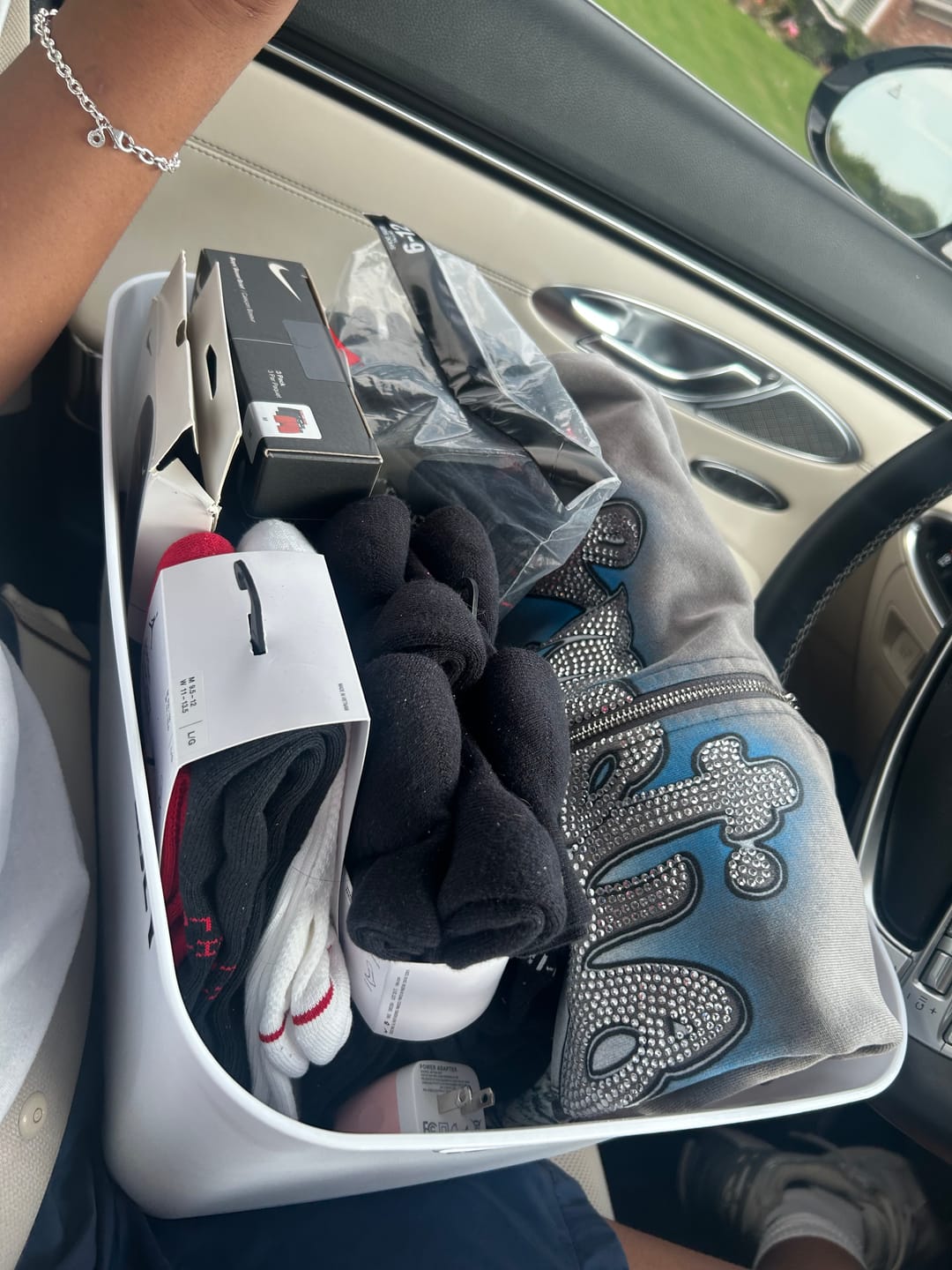 Customer photo review of Supreme x Hanes Crew Socks Black (4 Pack)