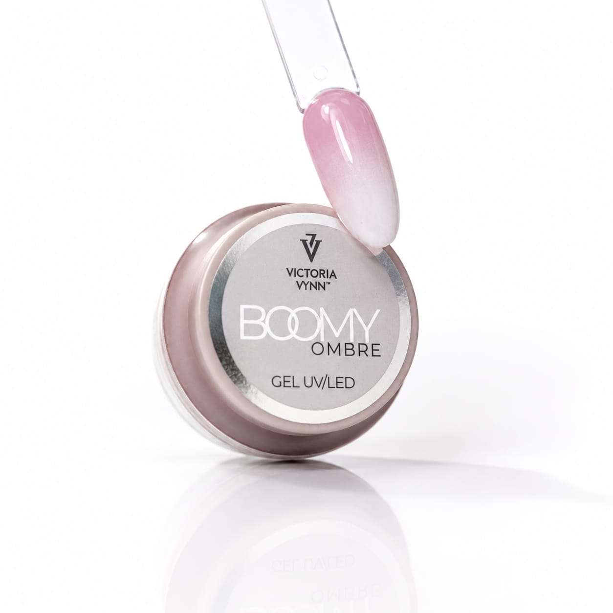 Customer photo review of Victoria Vynn Boomy Ombre Gel UV/LED - White