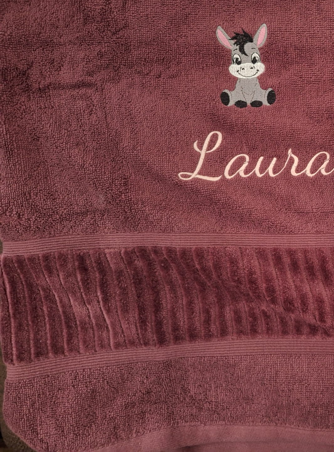 Customer photo review of Personalisiertes Kinder Handtuch mit Namen und Motiv bestickt