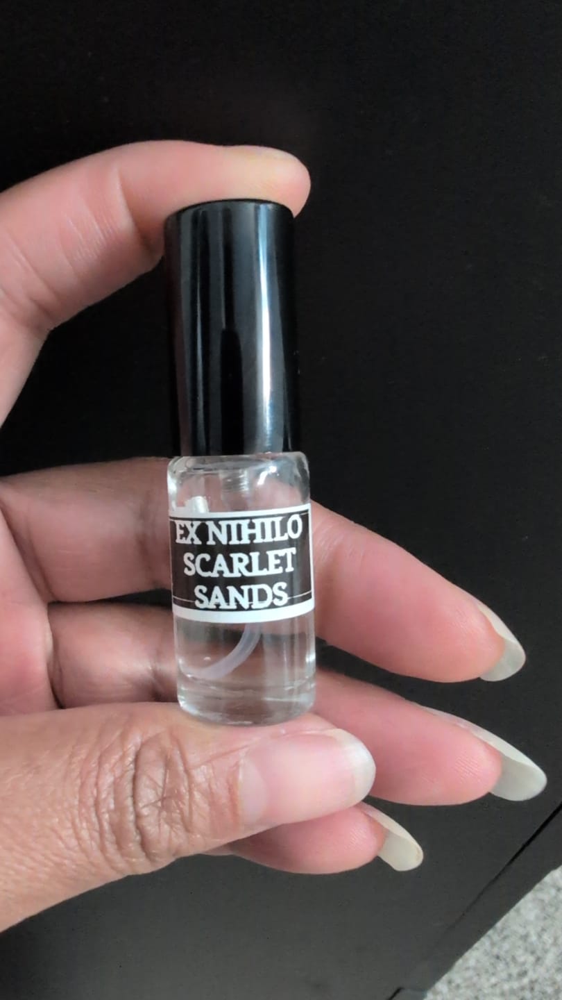 Customer photo review of Scarlet Sands – Ex Nihilo | Oriental Floral | Decant Sample