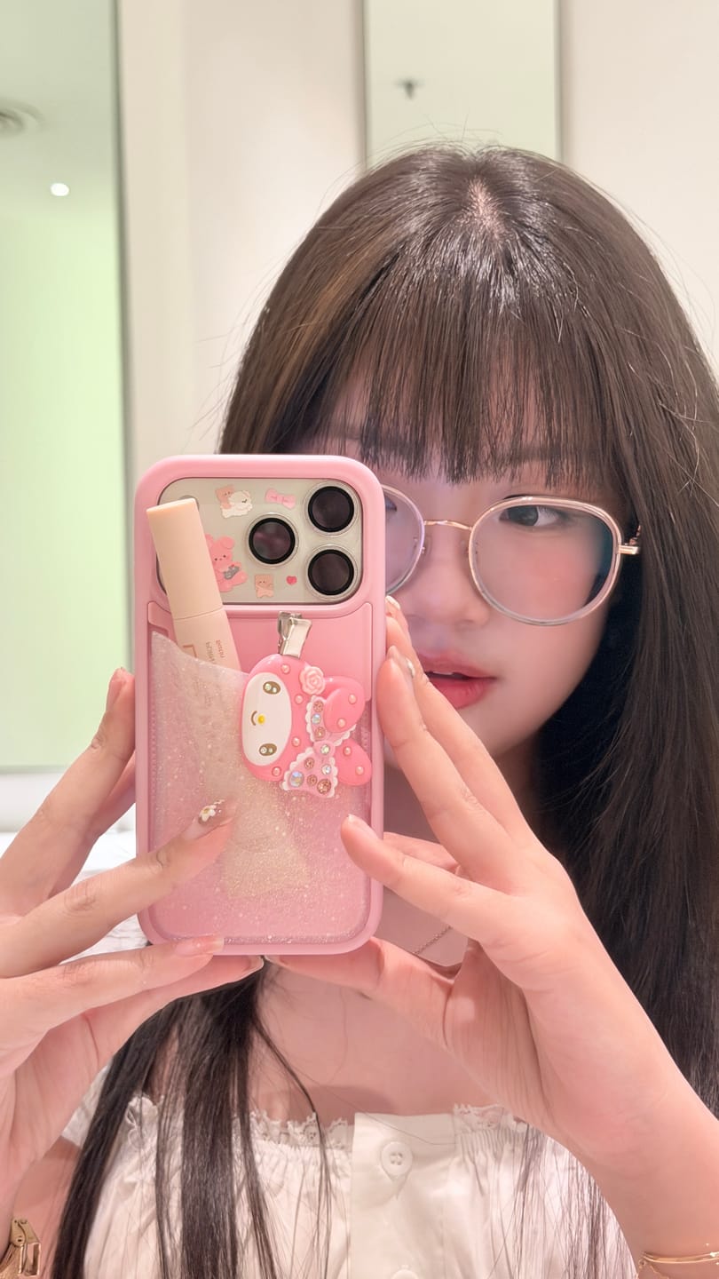 Customer photo review of Flex Pouch - iPhone 18