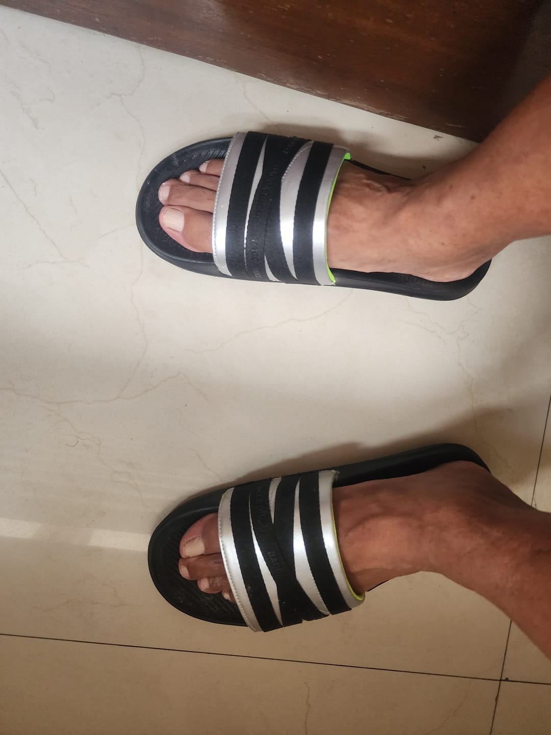 Customer photo review of Galaxy Slides - JET BLACK / UK-10