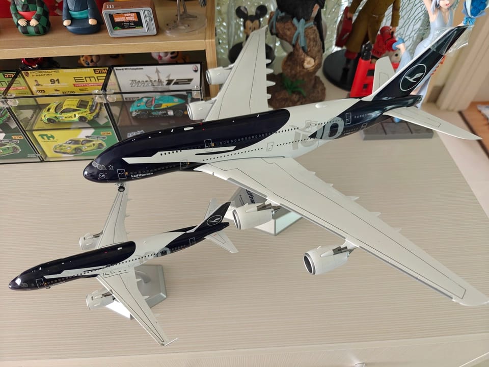 Customer photo review of Lufthansa A320neo "100th Anniversary" D-AIND – Scale 1:200 Diecast Model – SQ wings L2353/L2353FD