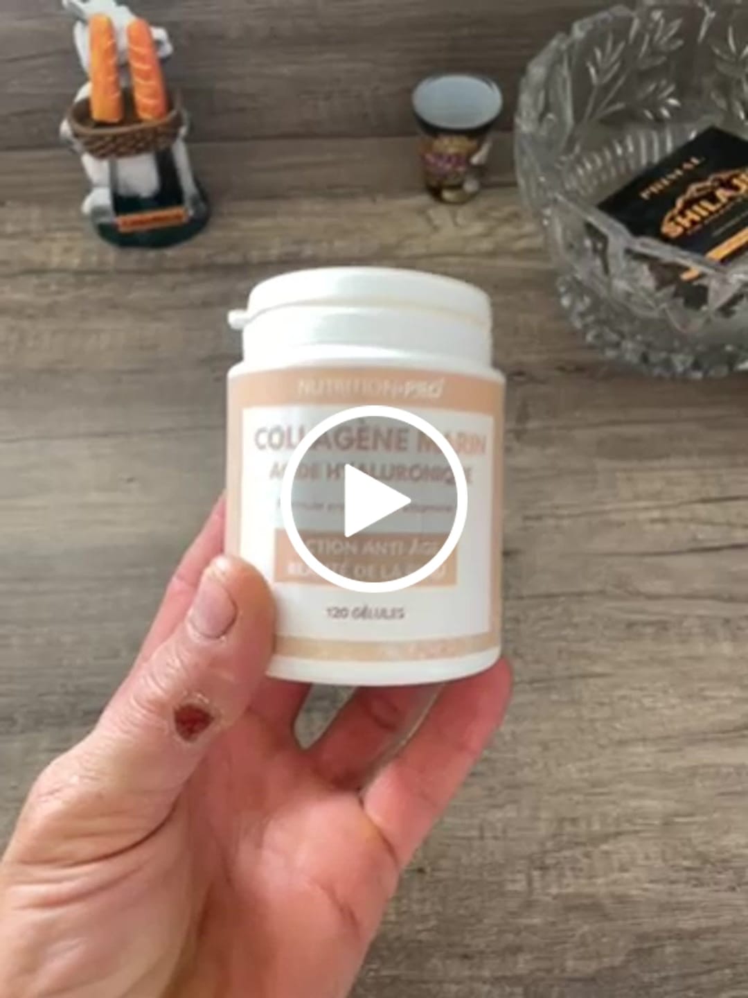 Customer video review of COLLAGÈNE MARIN NATICOL® / ACIDE HYALURONIQUE - 120 GÉLULES