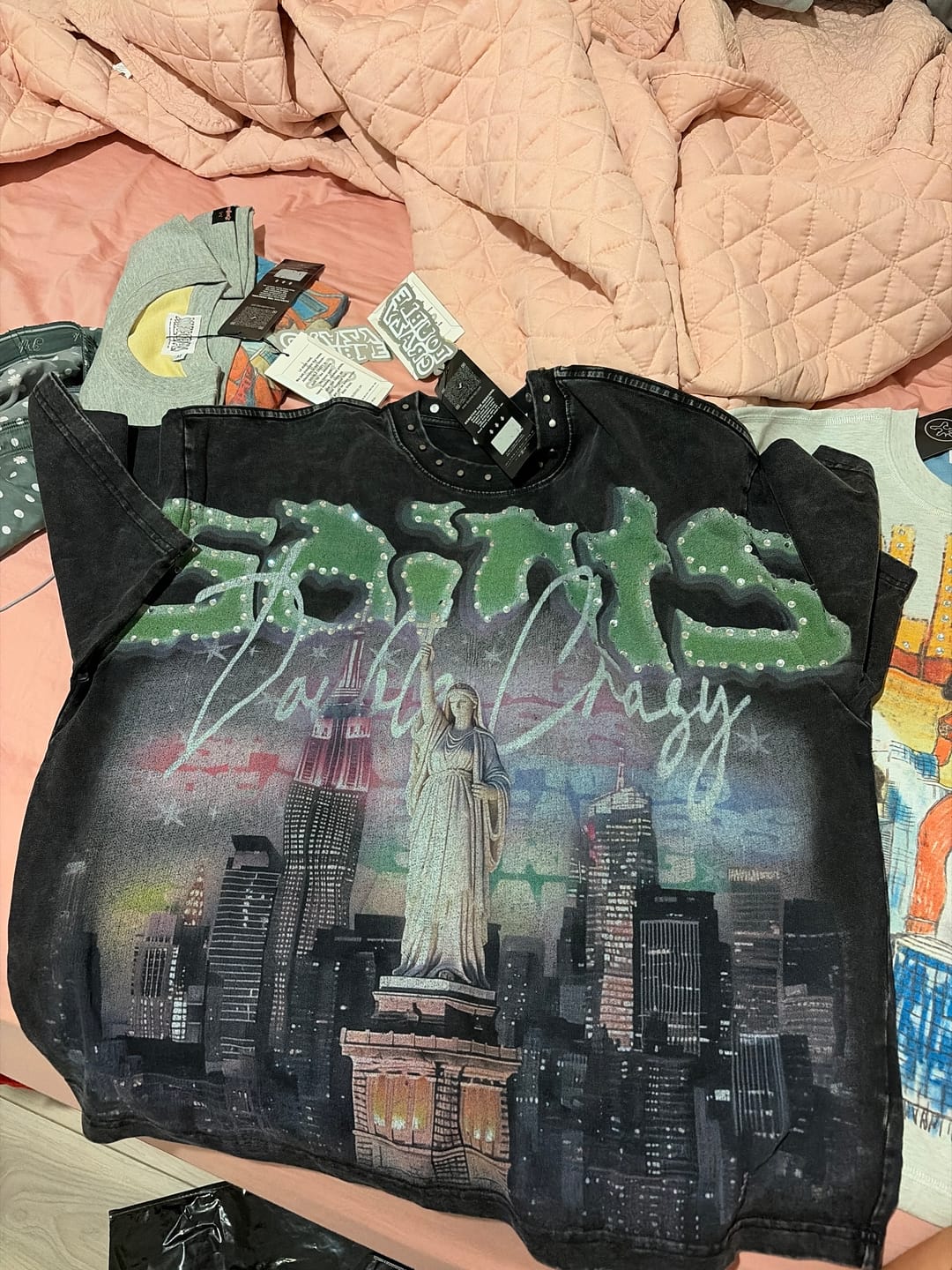 Customer photo review of Iced-Out Neck Vintage Saints Tee-457