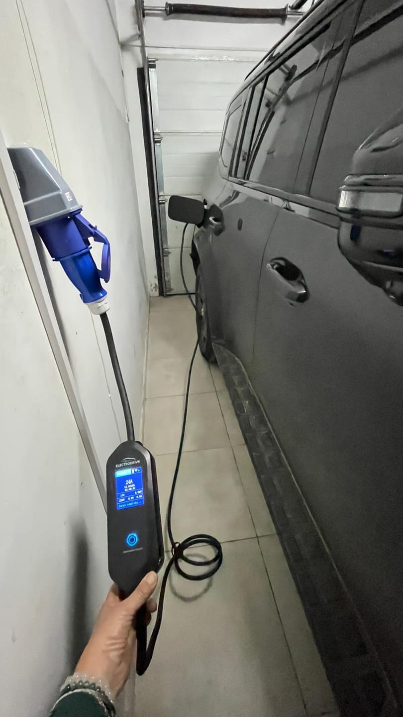 Customer photo review of Cargador Portátil 7 kW Tipo 2 — Para BYD, Chery, Geely y más