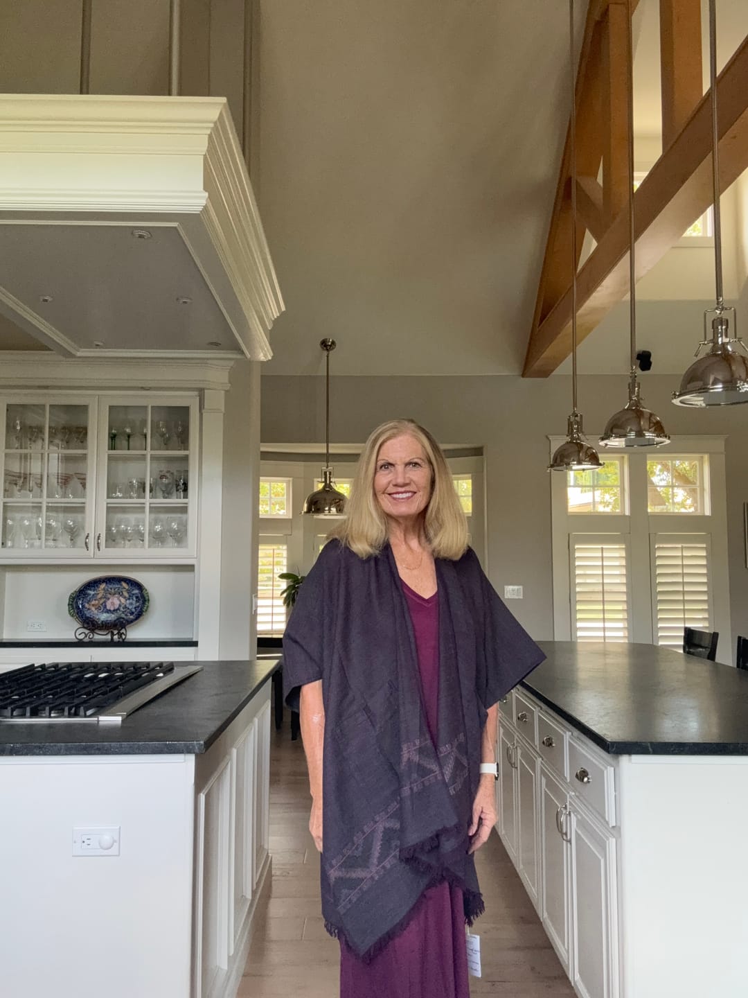 Customer photo review of NEW! Light Wool Poncho Trudi Berry