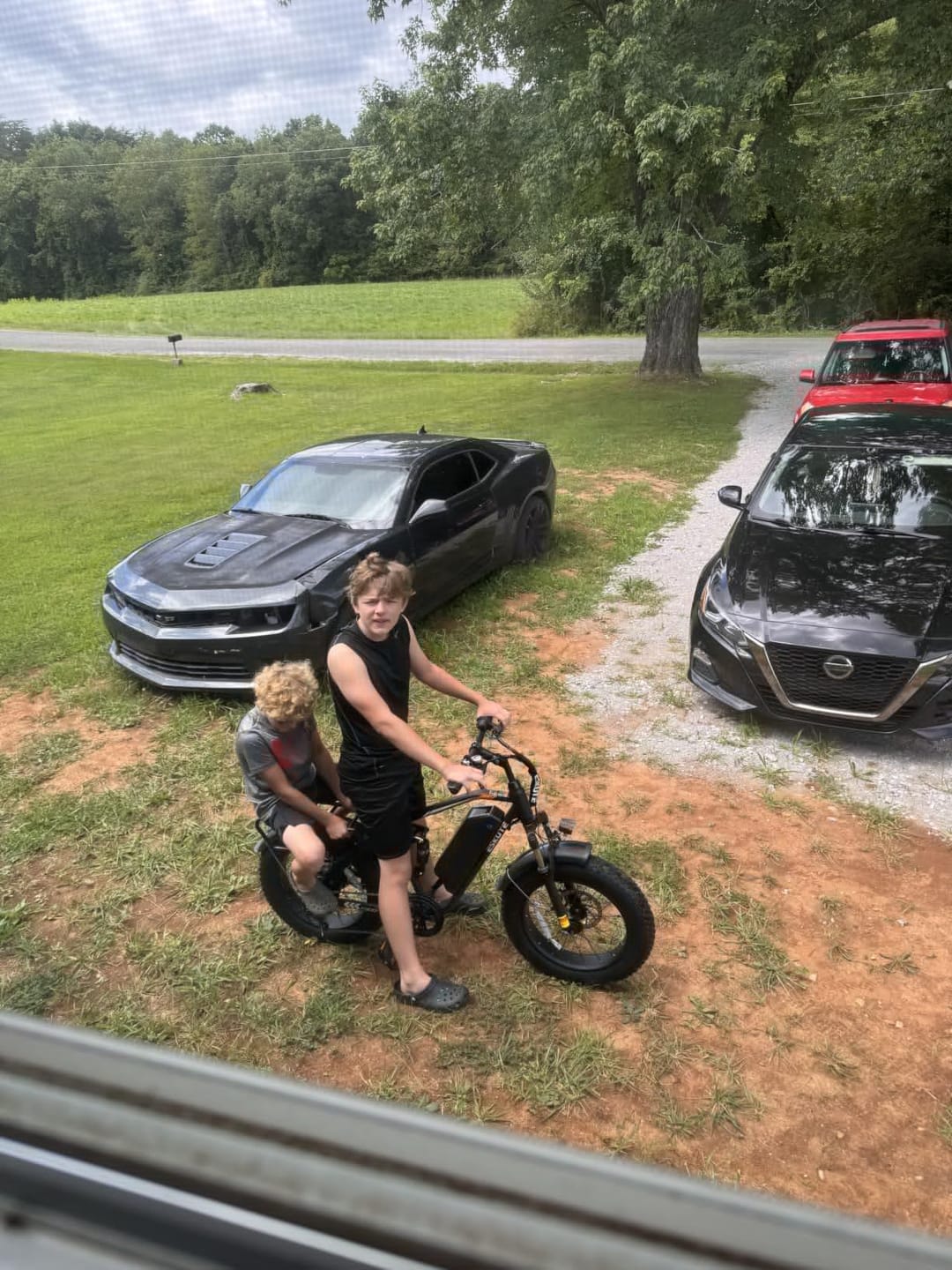 Customer photo review of Eskute® M200F 27.5" Full Suspension Electric Bike