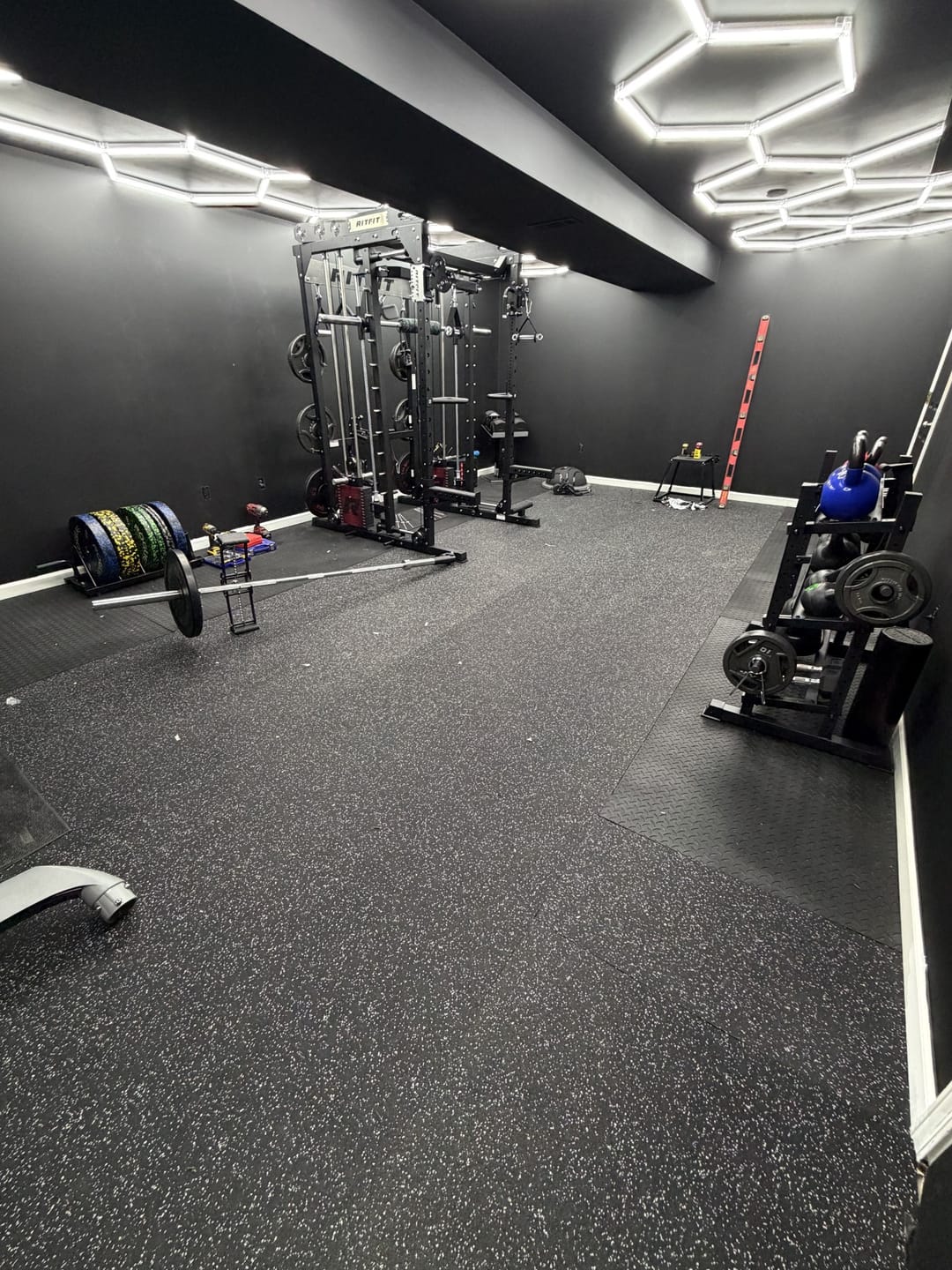 Customer photo review of RitFit M2 Multi-Functional Modular Home Gym Smith Machine Tailored to All Fitness Levels