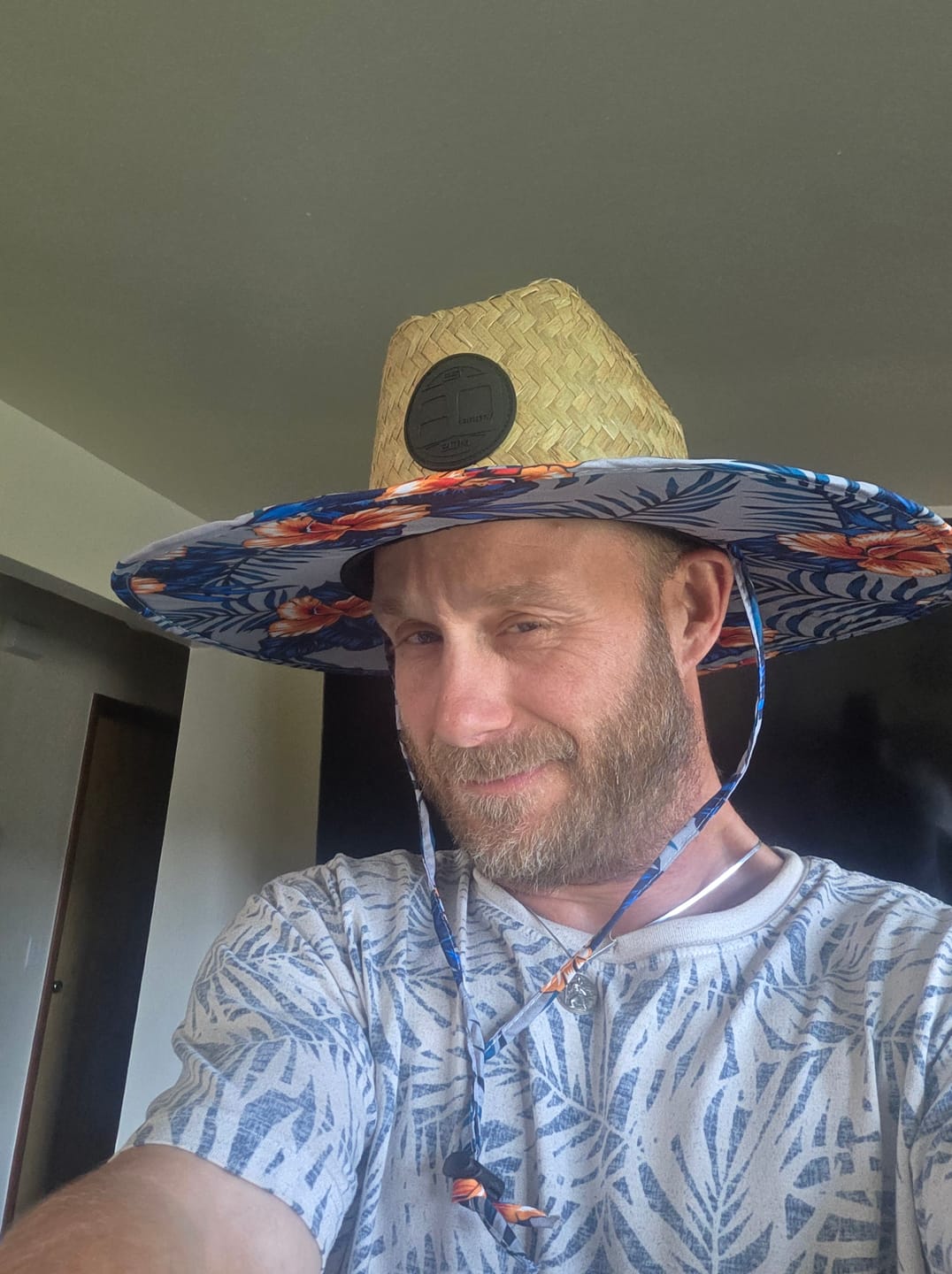 Customer photo review of 80Eighty® Floral Straw Hat