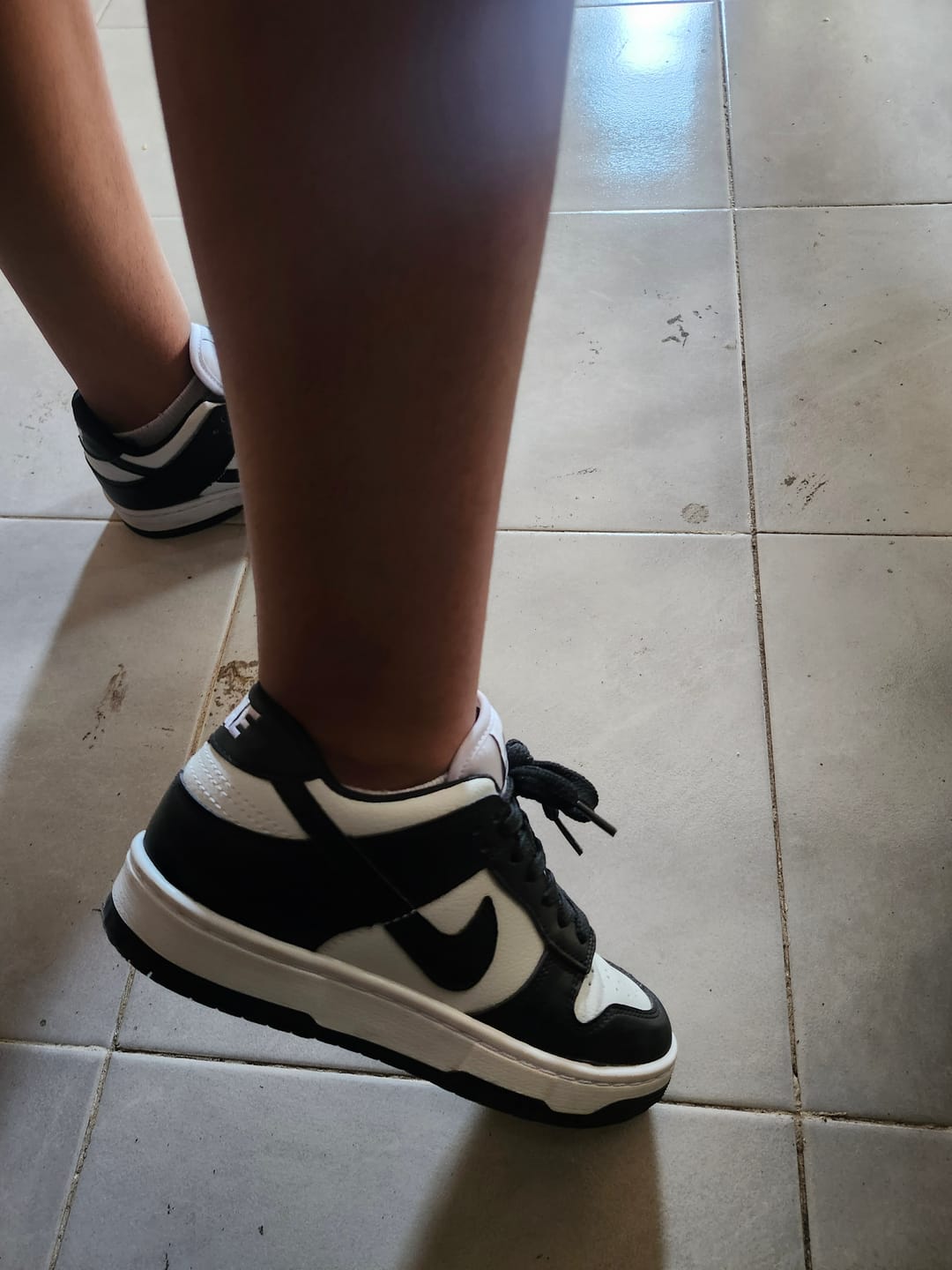 Customer photo review of Paq 6 Pares Tenis Dunk Blanco Negro Negro 22/25.5