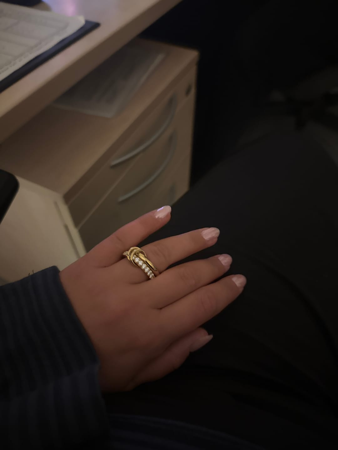 Customer photo review of Pave Infinity Flow Ring 18K Vergoldet