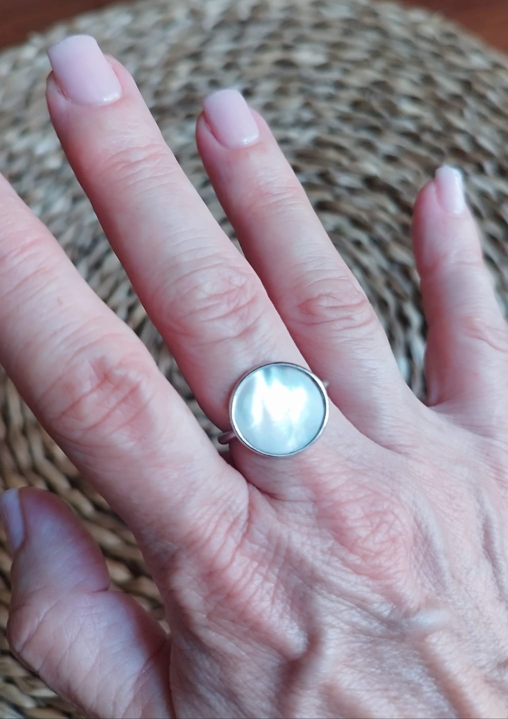 Customer photo review of Bague disque nacre femme argent 925 LUXE SHELL BABE