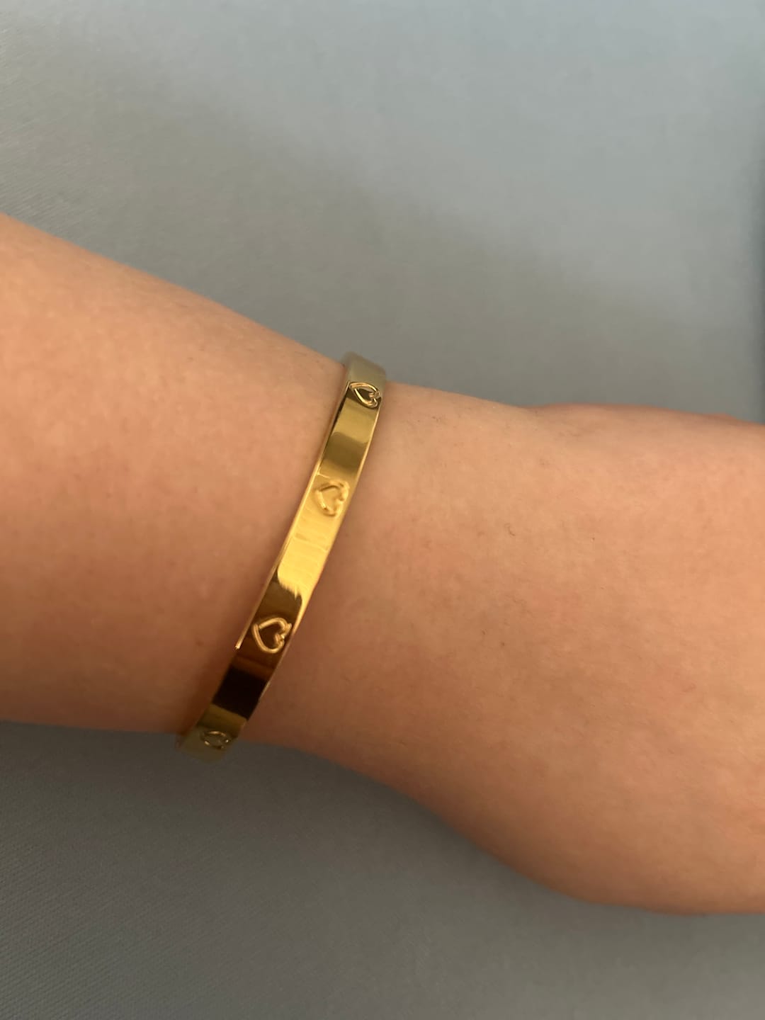 Customer photo review of Heart Armreif | 18K vergoldet