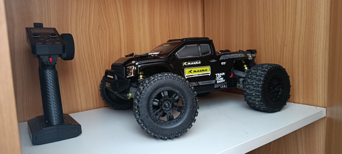 Customer photo review of Omni-Terminator Carbon Fiber MINI 1:10 Scale RTR Brushless Monster Truck | RZ001B-C
