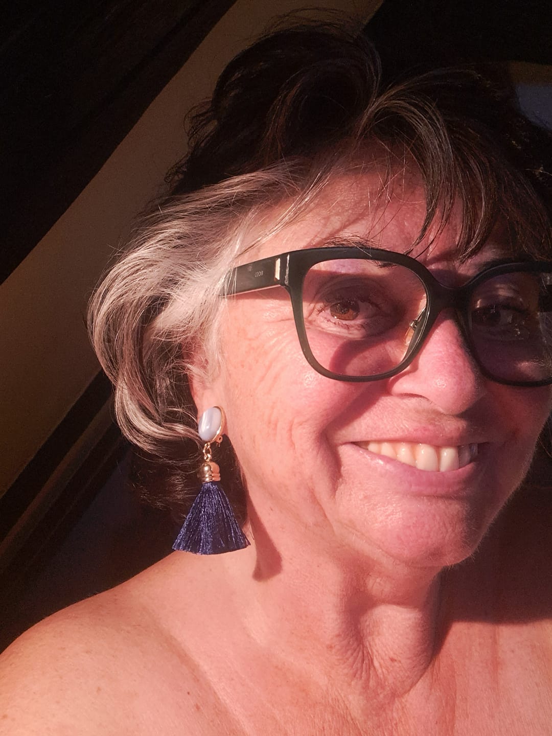 Customer photo review of Hellblaue Ohrclips mit marineblauen Quasten