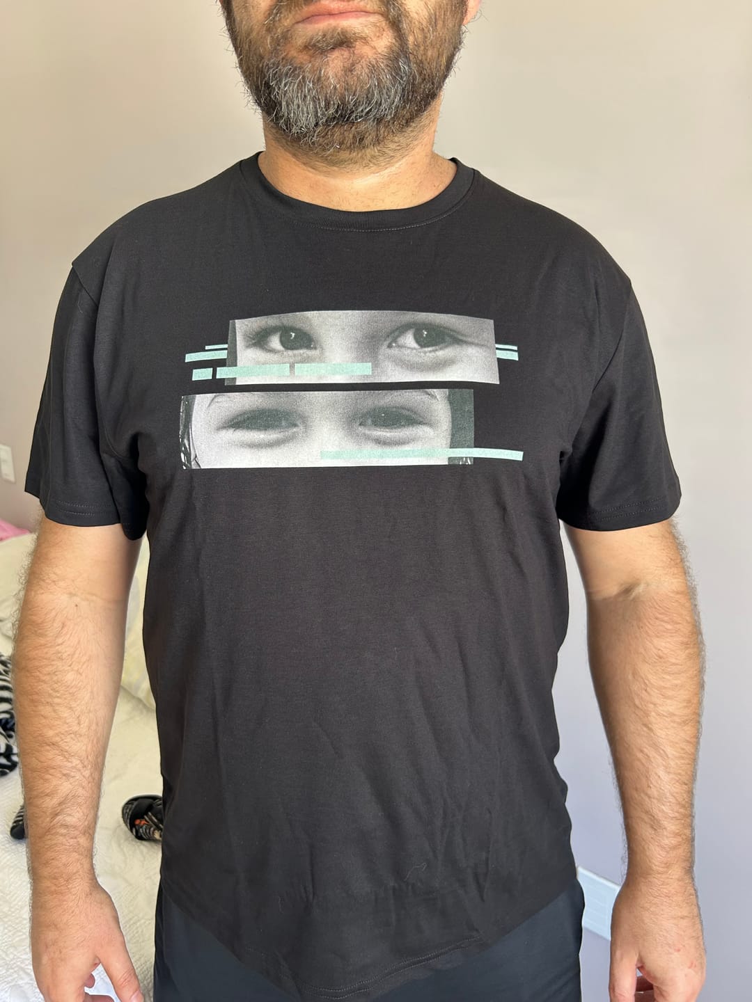 Customer photo review of Camiseta Personalizada OLHARES DOS FILHOS - Algodão Peruano