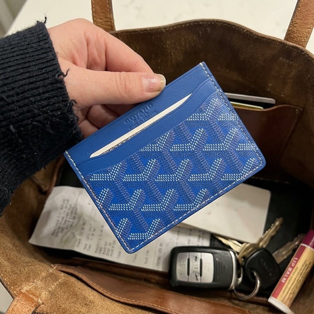 Customer photo review of Élan Slim Wallet