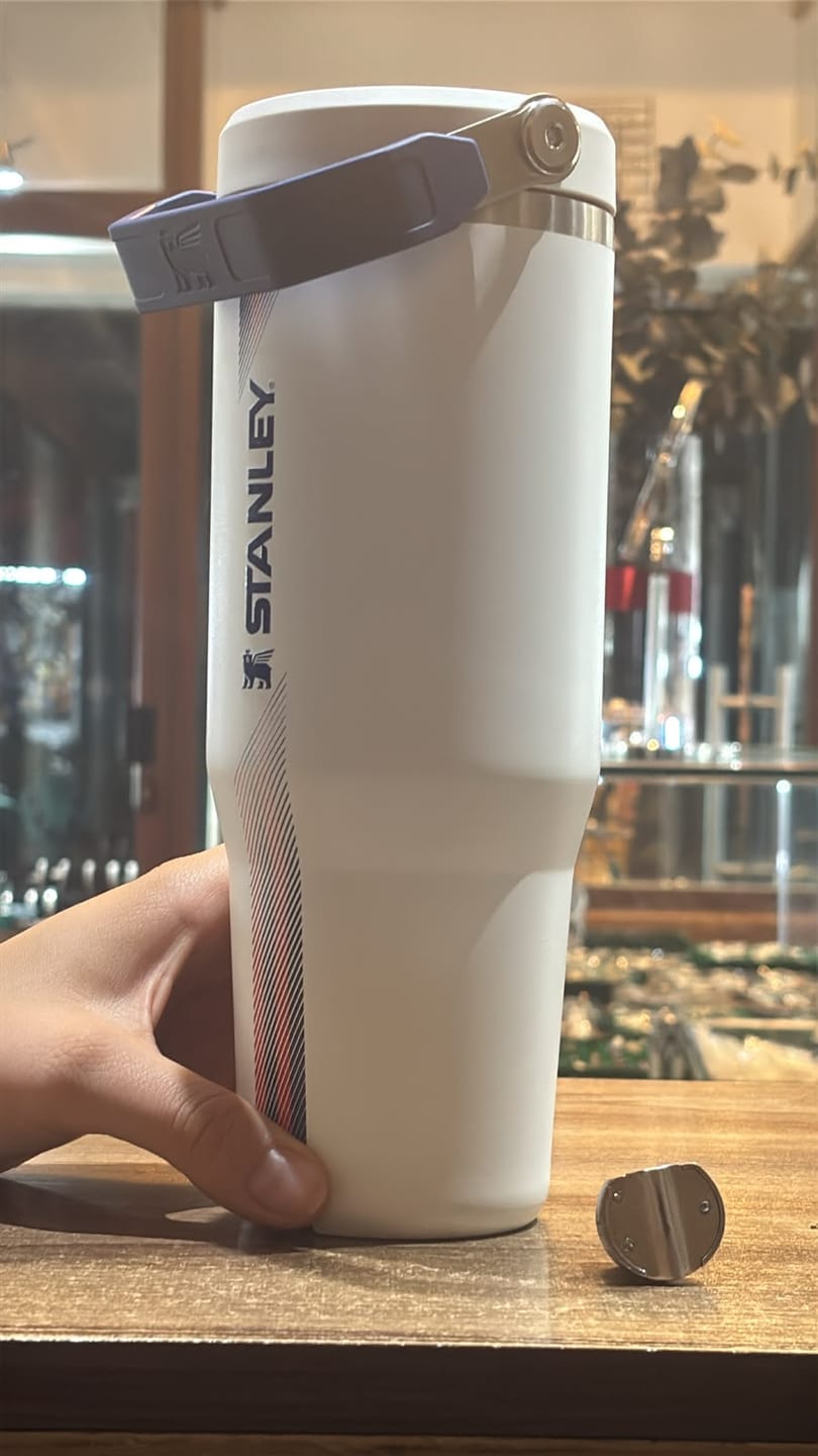 Customer photo review of Stanley IceFlow™ Flip Straw Country | 887ML