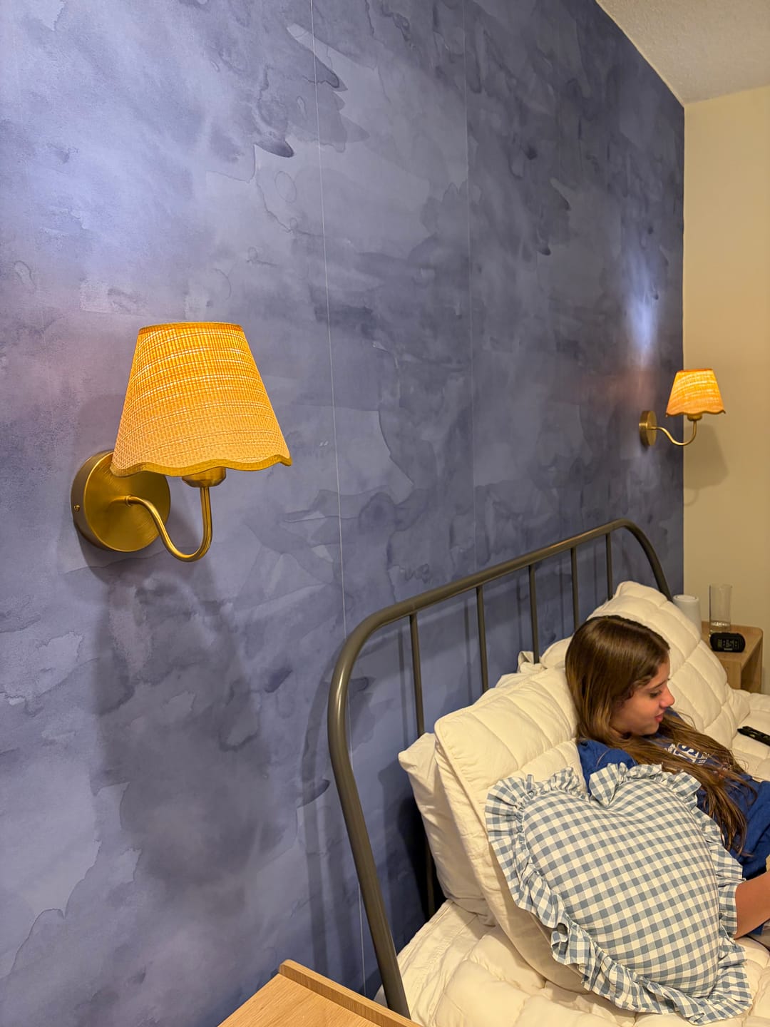 Customer photo review of Lucinda - Watercolor Brush Strokes Wallpaper