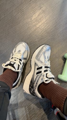Customer photo review of New Balance 1906R 黑白銀 M1906RER