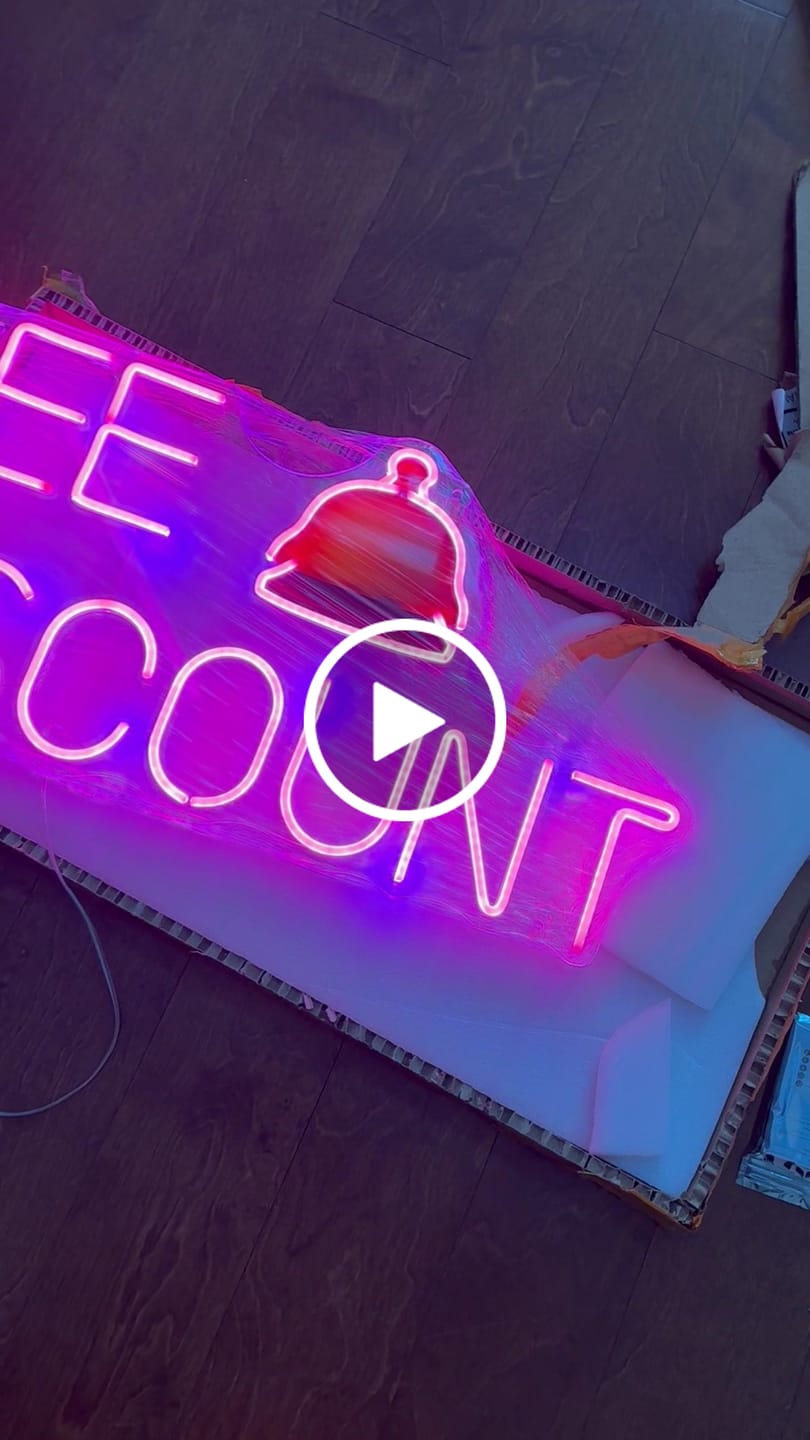 Customer video review of Custom Neon: DEE 🛎️ DISCOUNT
