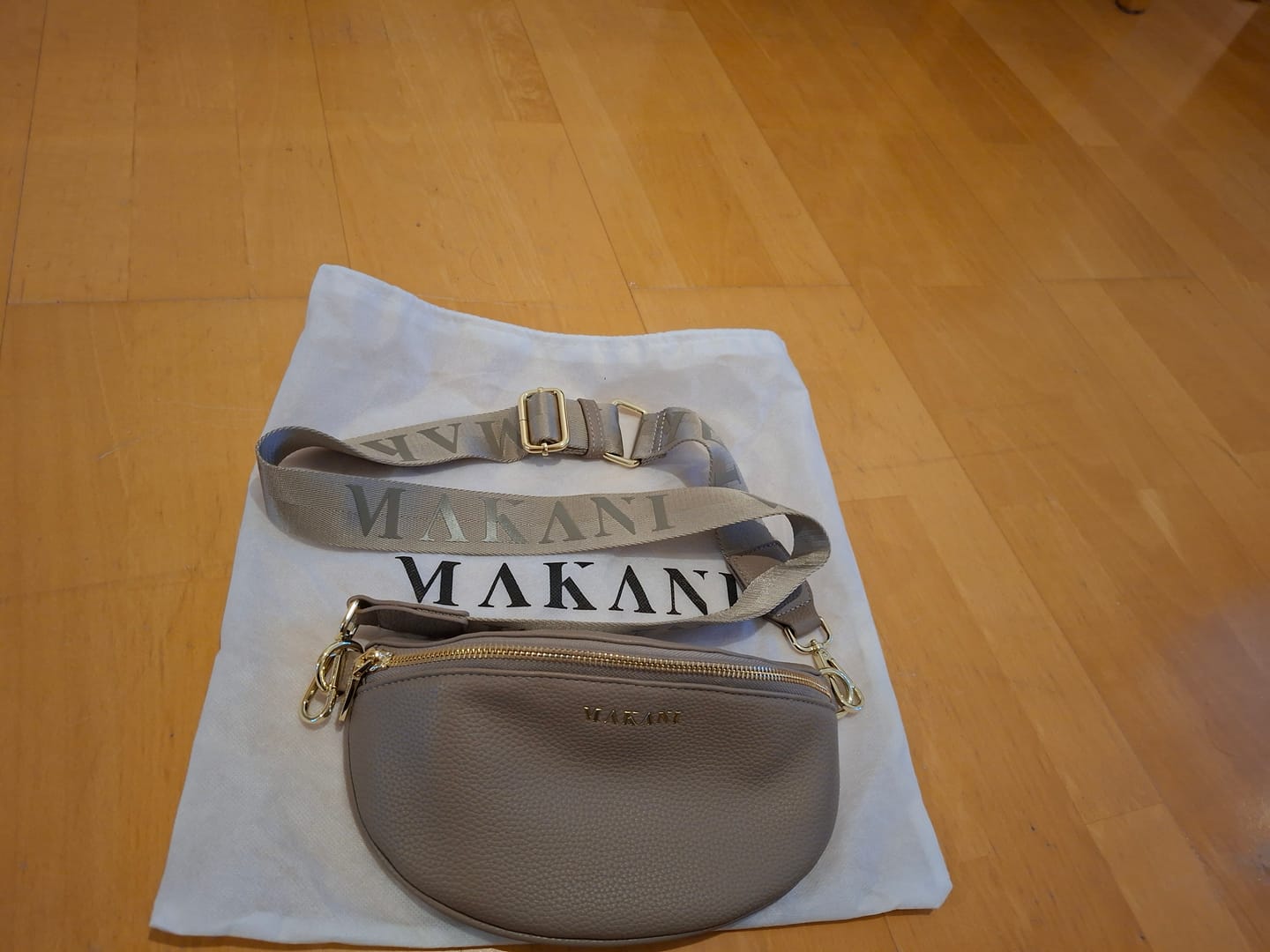 Customer photo review of NOA - TAUPE