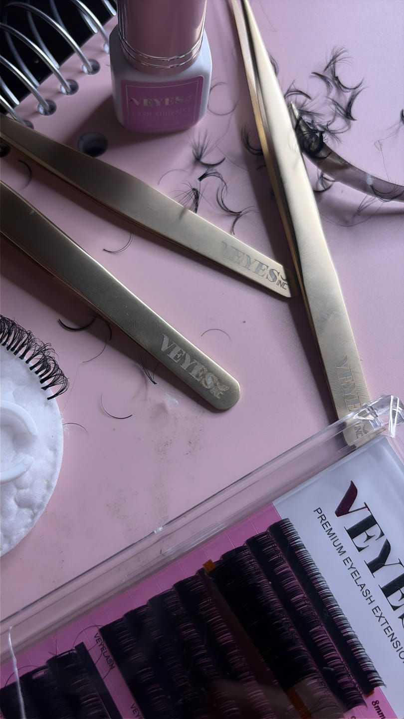 Customer photo review of Luxe Gold Precision Tweezer Trio