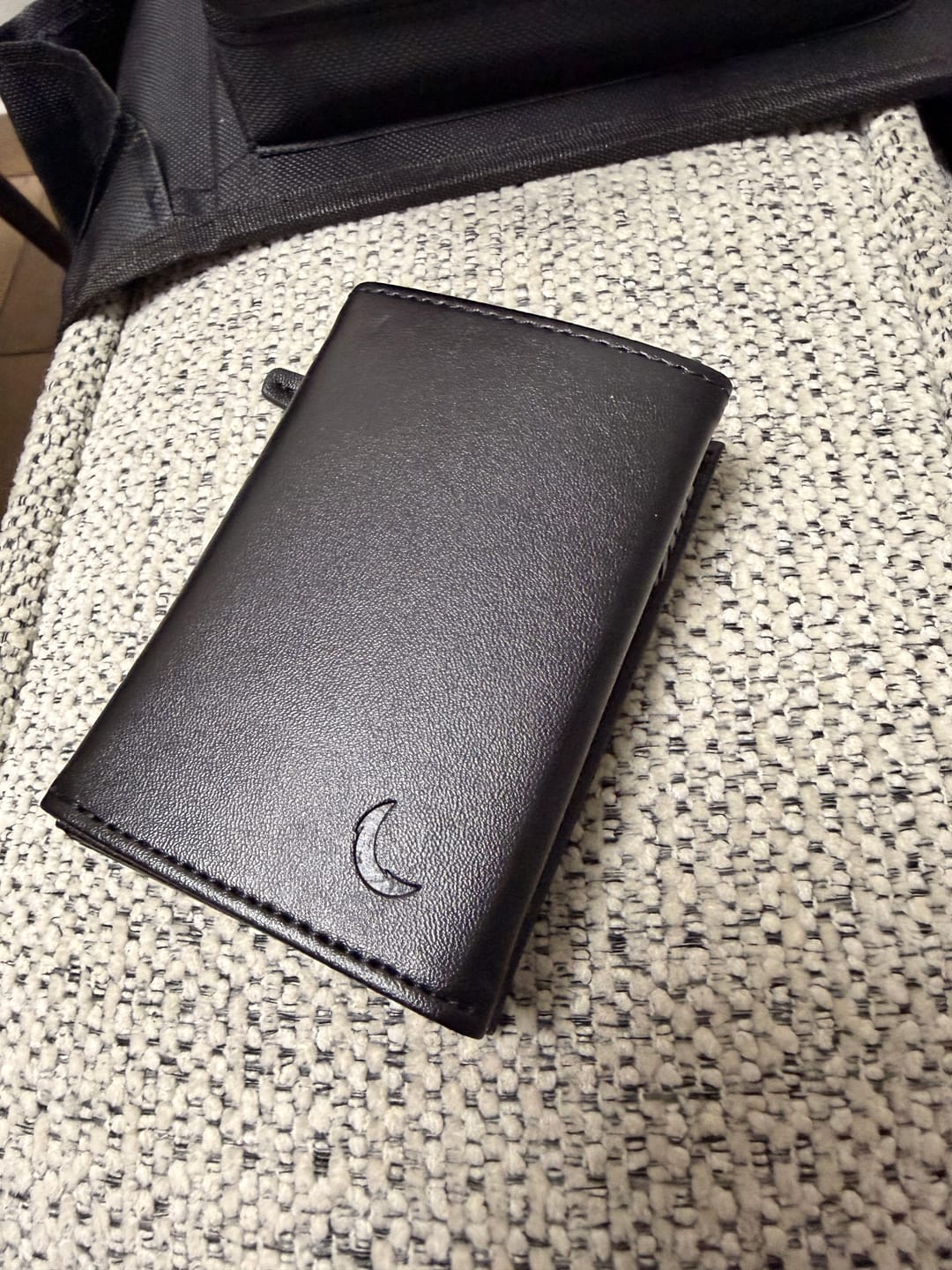 Customer photo review of Billetera Antirrobo 💳 Tarjetero Automático Anti Clonación ✨