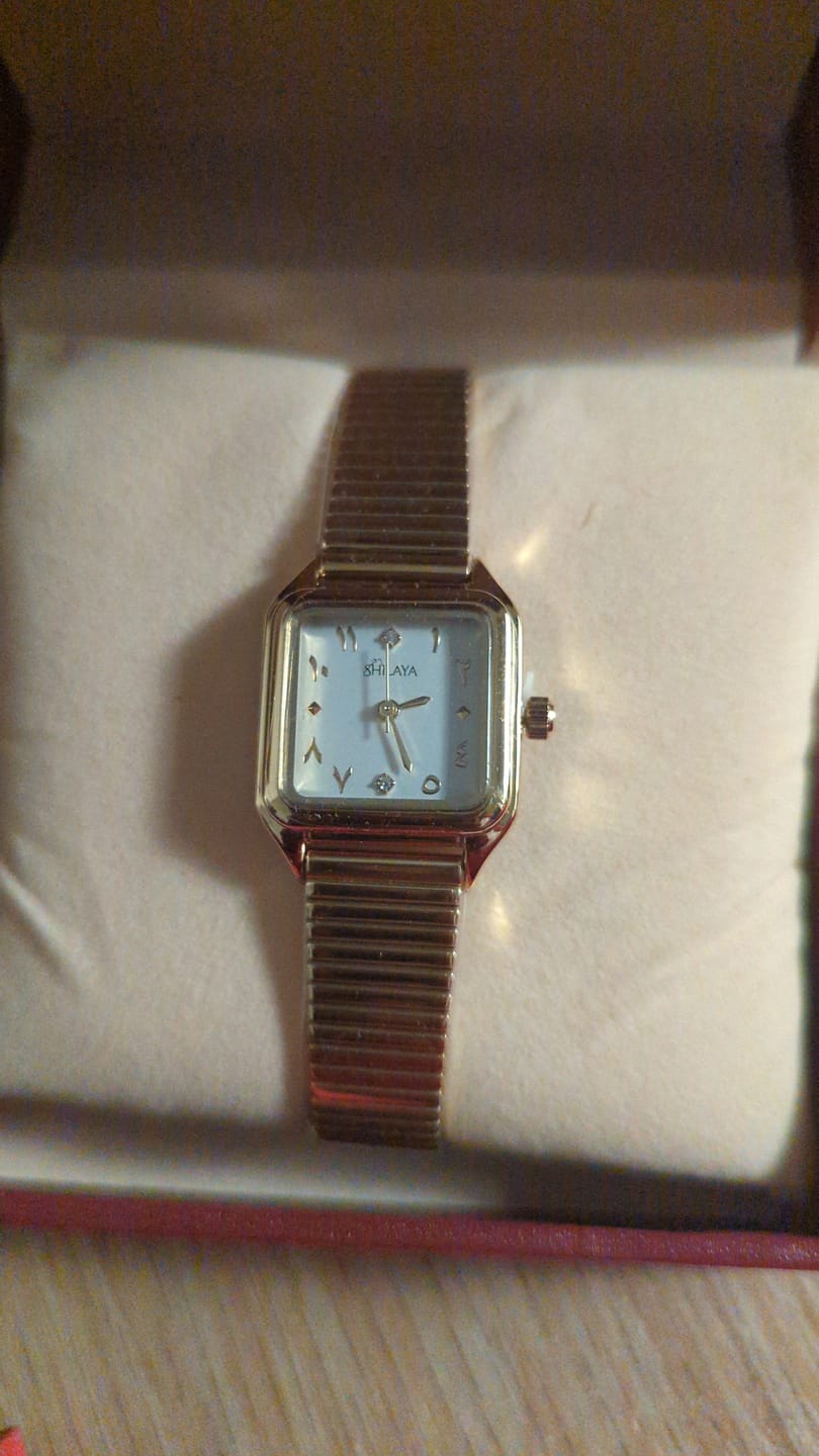 Customer photo review of LA CASUAL MONTRE DORÉ AVEC CHIFFRES ARABES