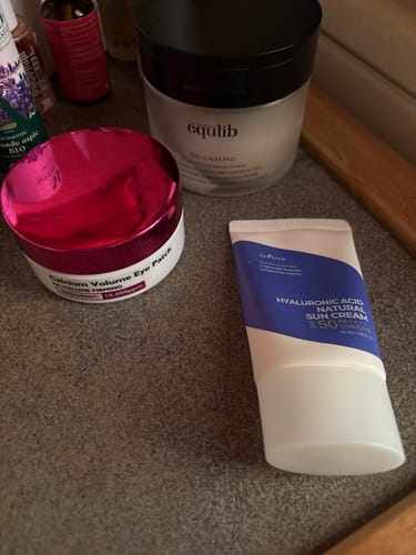 Customer photo review of Isntree - Crème solaire naturelle à l'acide hyaluronique - 50ml