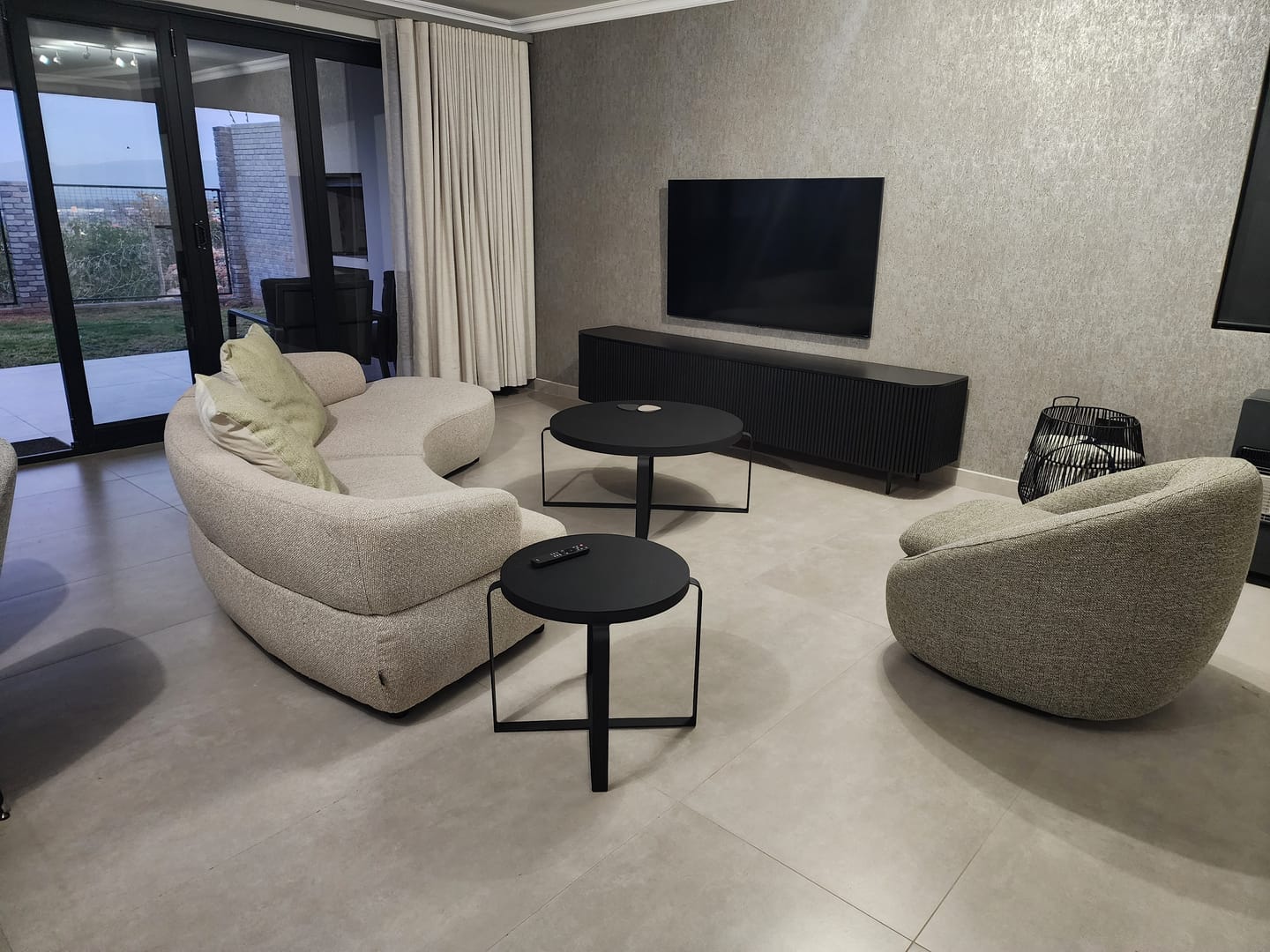 Customer photo review of Hinny Metal Side Table Black