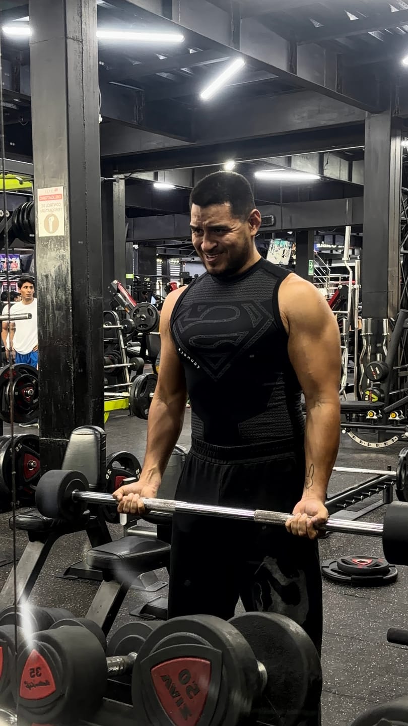 Customer photo review of 3047 - Superman Compression Tanks
