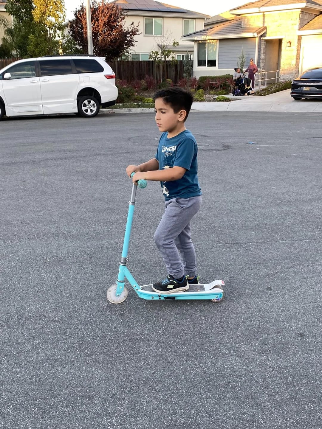 Customer photo review of Gyroor KS2 Elektro-Roller für Kinder von 6 bis 12 Jahren