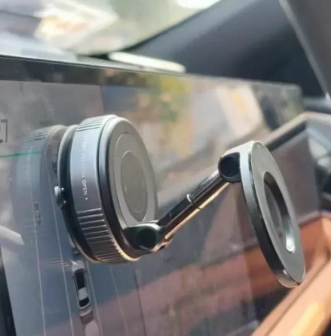 Customer photo review of Magnetic Phone Holder Foldable Design 360°