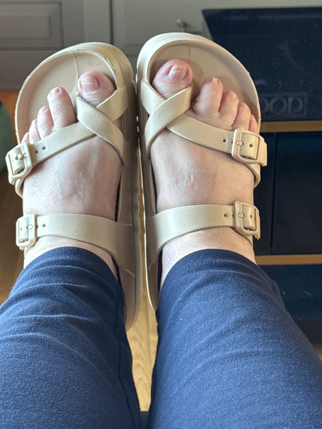 Customer photo review of Sandales avec coussin souple pour soutien de la voûte plantaire pour femmes