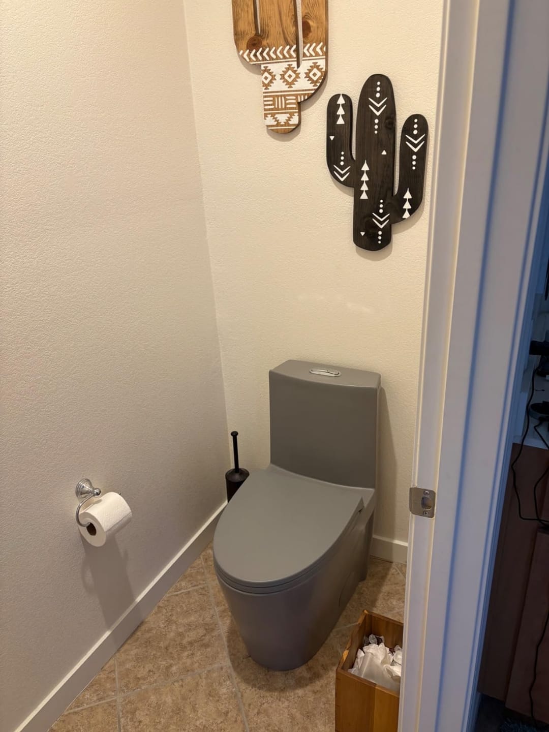 Customer photo review of Gota – Light Gray Modern One-Piece Toilet with Dual Flush & Soft-Close Seat