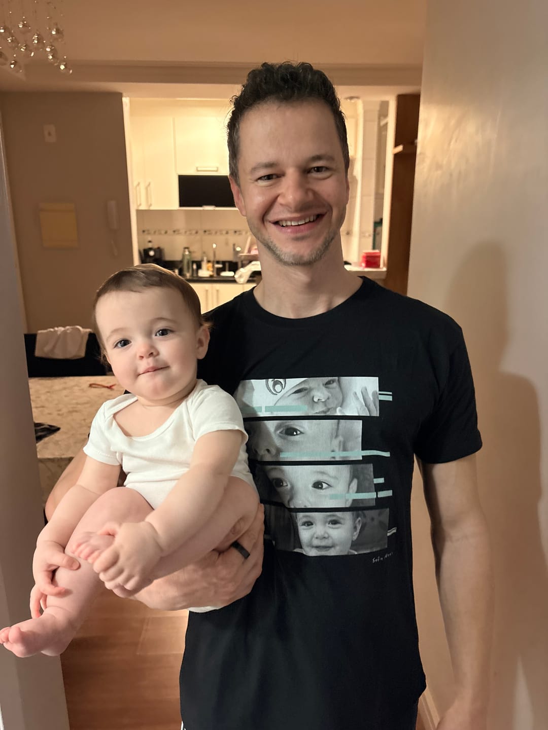 Customer photo review of Camiseta Personalizada OLHARES DOS FILHOS (Até 6) - Algodão 100%