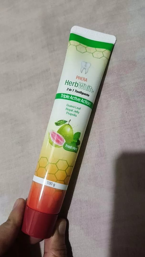 Customer photo review of PHERA Herbal Whitening Toothpaste 1 Tube (100g)