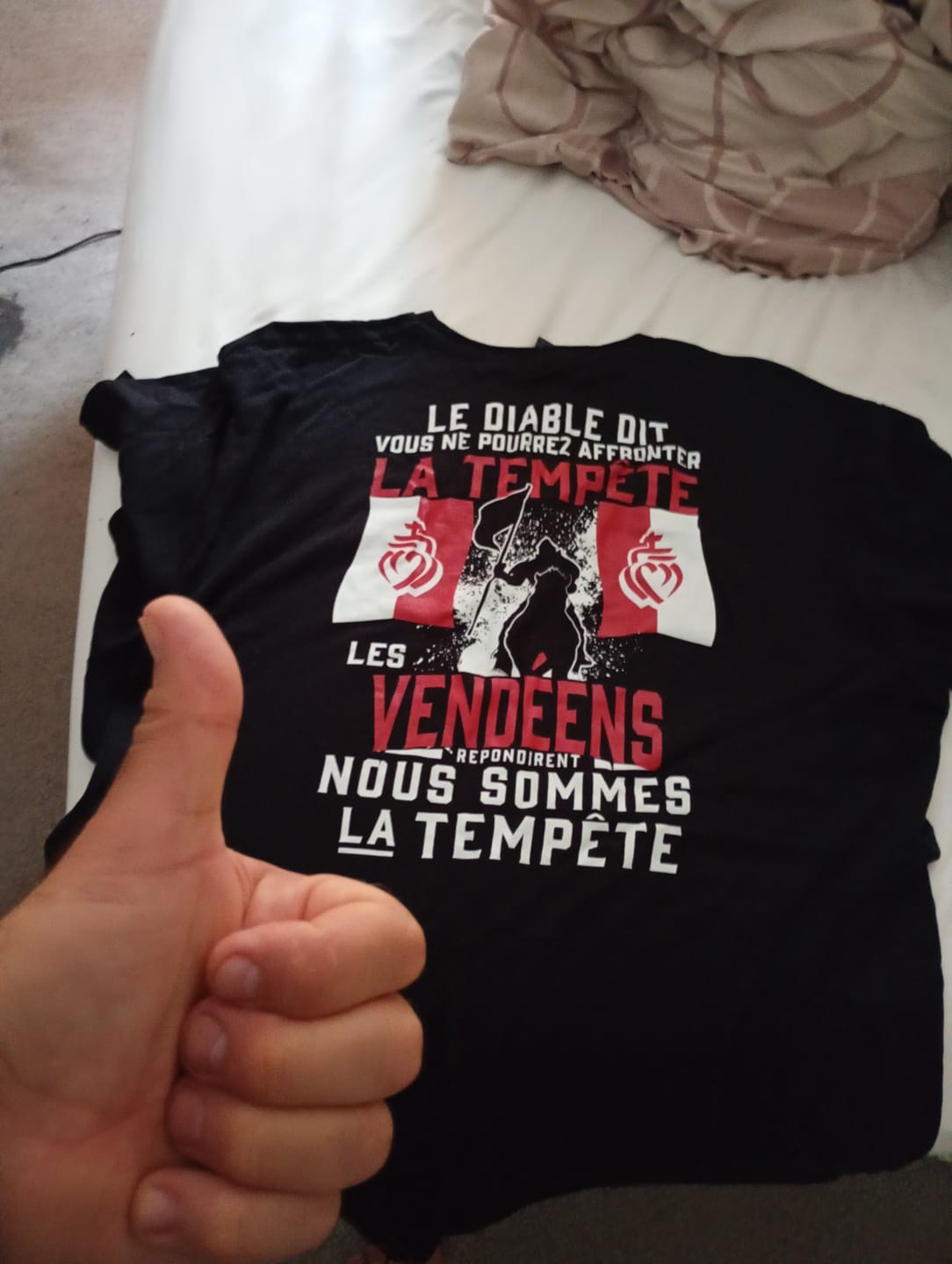 Customer photo review of Vendéens, nous sommes la tempête - T-shirt Standard