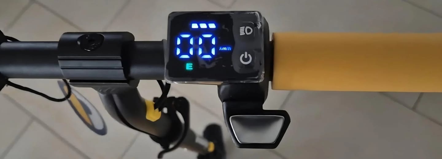 Customer photo review of Minions | Gyroor Kinder-Elektroroller 180W mit einstellbarer Höhe und Geschwindigkeit