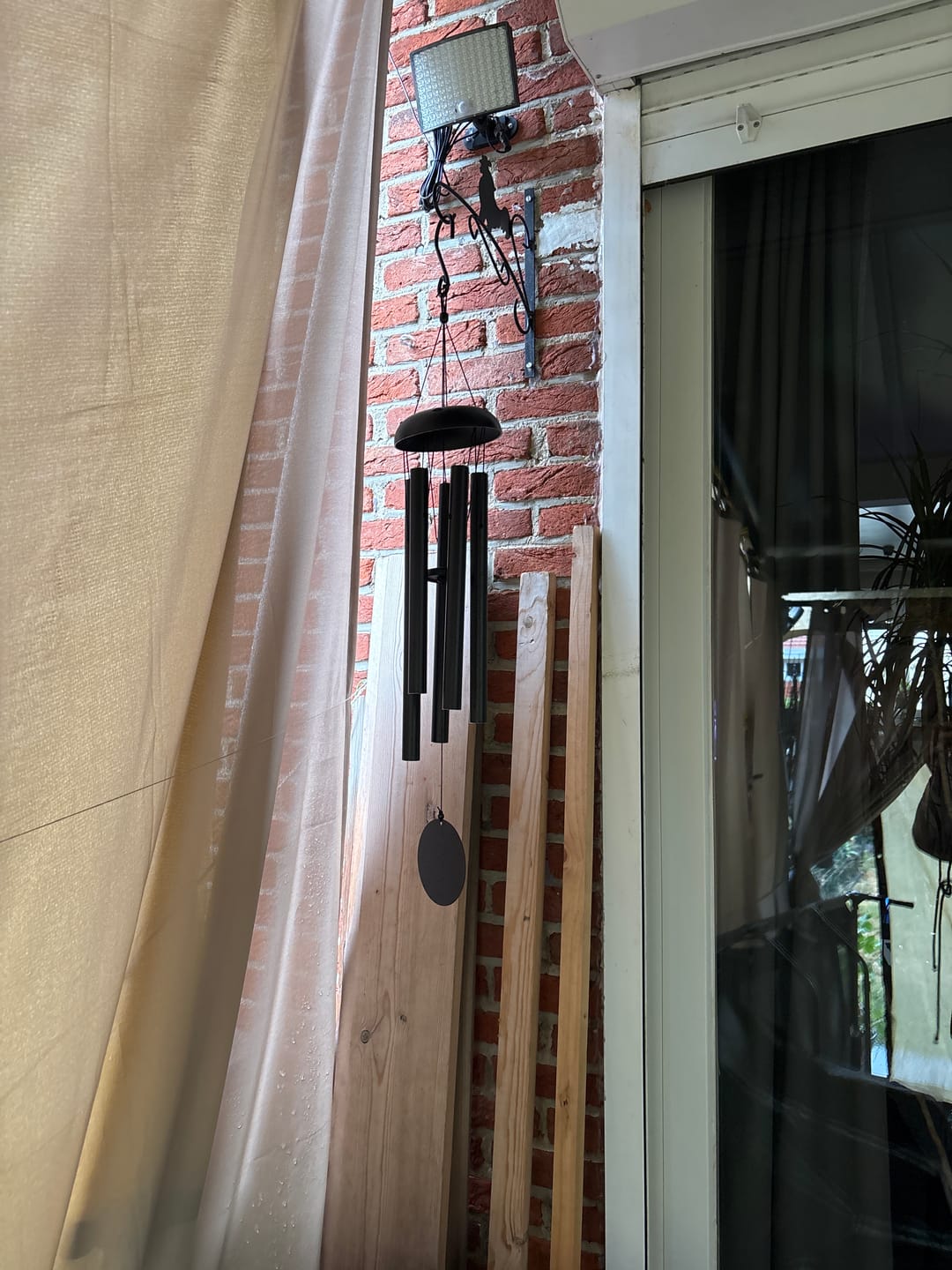 Customer photo review of Carillon à vent noir 6 tubes, Ambiance sonore apaisante