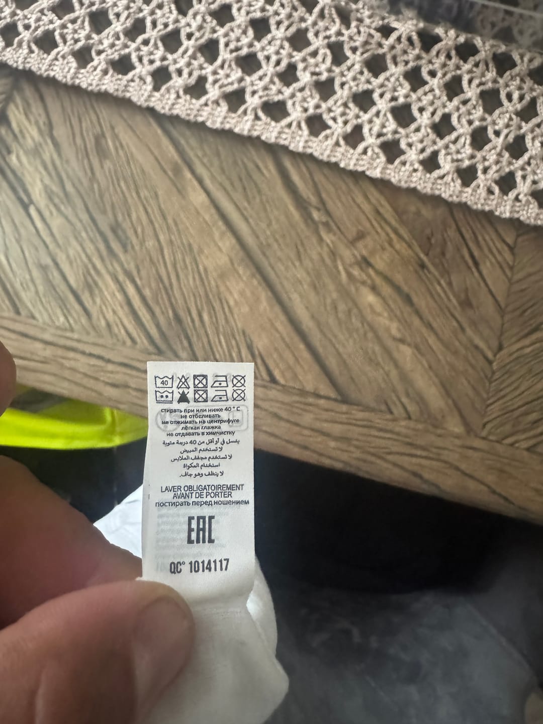 Customer photo review of Deutschland Trikot Strampler - Personalisierter Baby-Onesie, Body mit anpassbarem Namen und Trikotnummer, 100% Bio-Baumwolle,