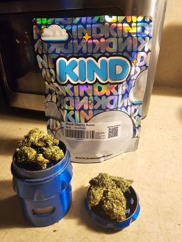 Customer photo review of Black Cherry Runtz - 28 Grams - Indica