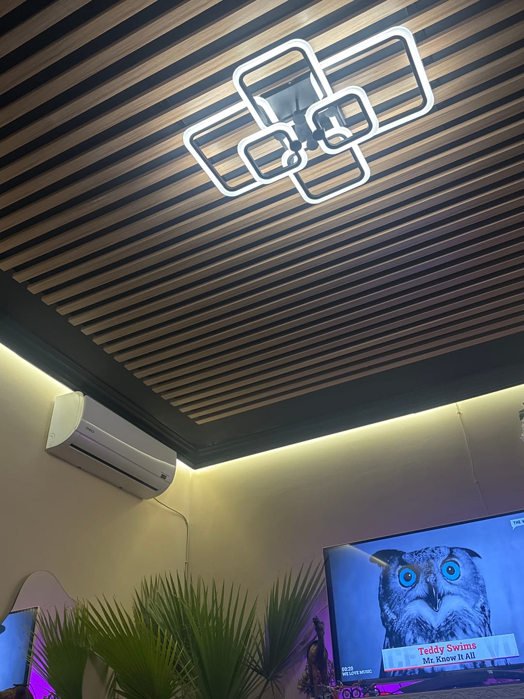 Customer photo review of LED осветително тяло 4+2 SQUARE Black с дистанционно, еквивалент 800W